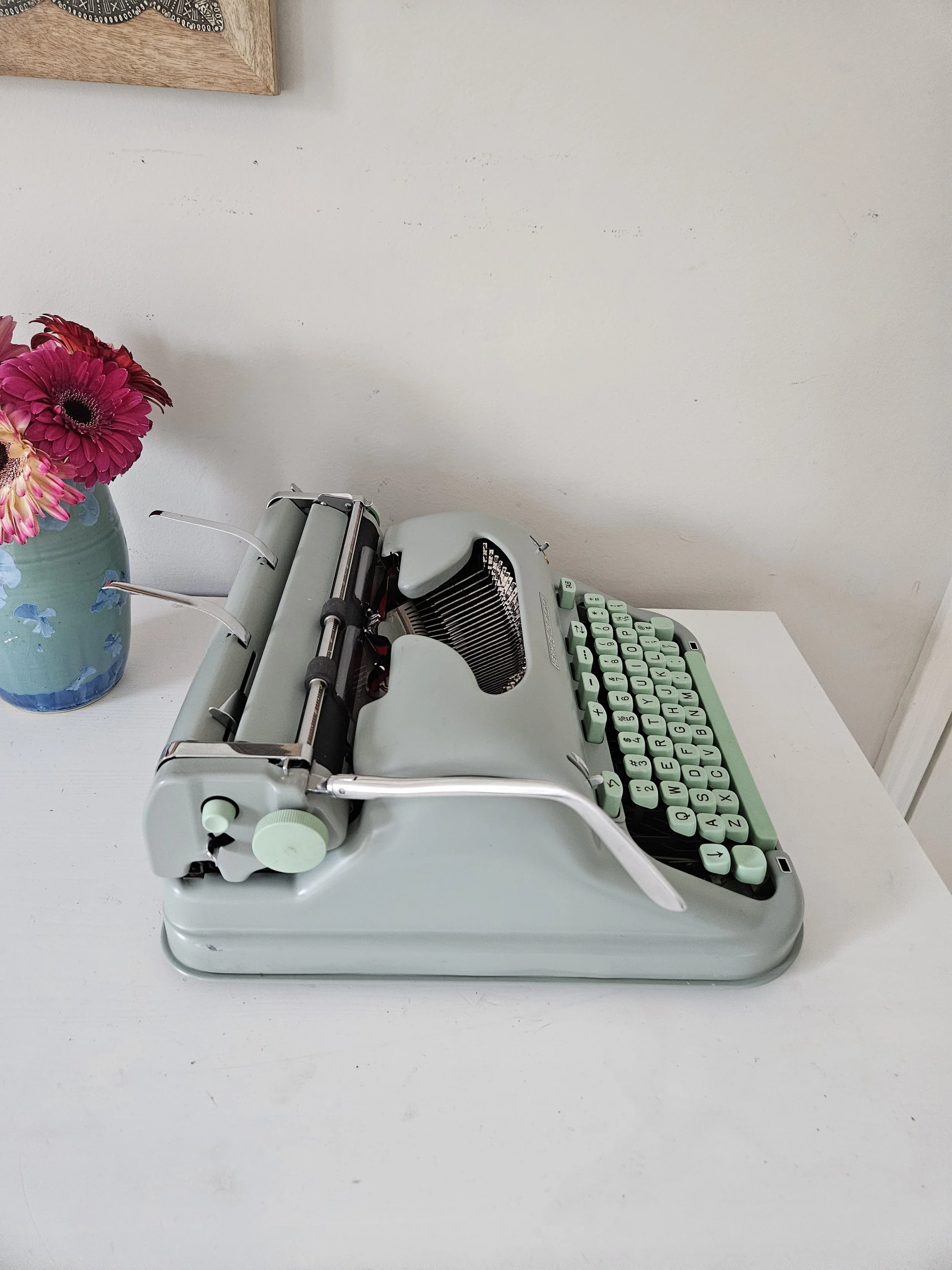 Hermes 3000 vintage typewriter with case and manual, serviced
